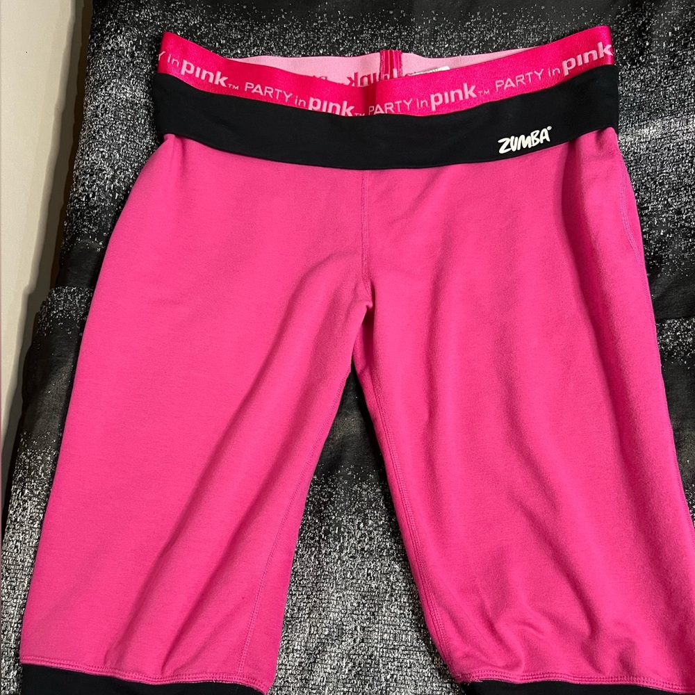 Zumba groove for the cure logo stamp capris XL